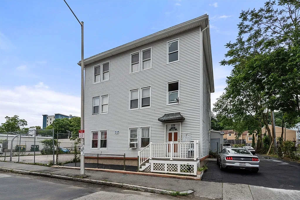 122 Piedmont Street multifamily property in Worcester, MA, bought and now managed by Lornell
